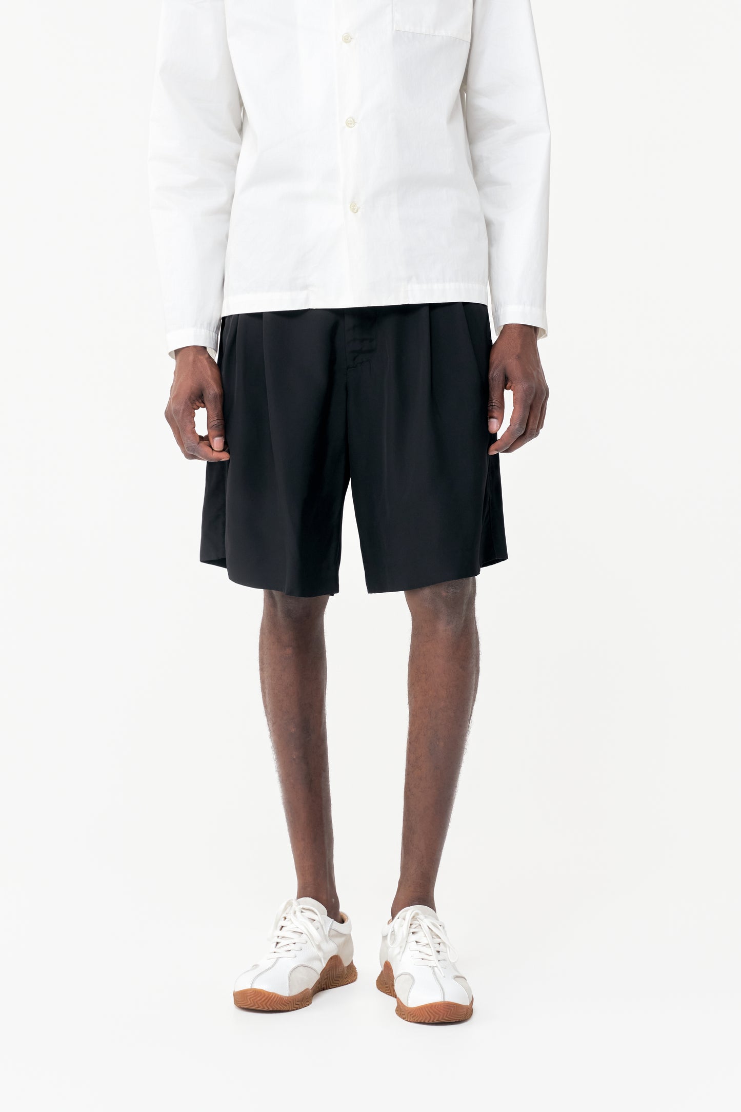 YUPPIES SHORT BLACK