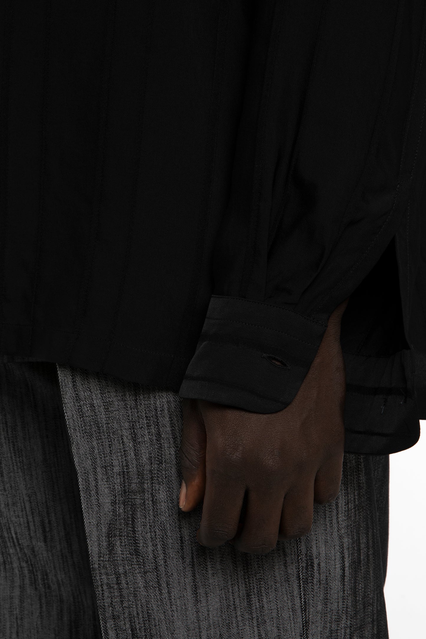 SLIT SHIRT BLACK STRIPES