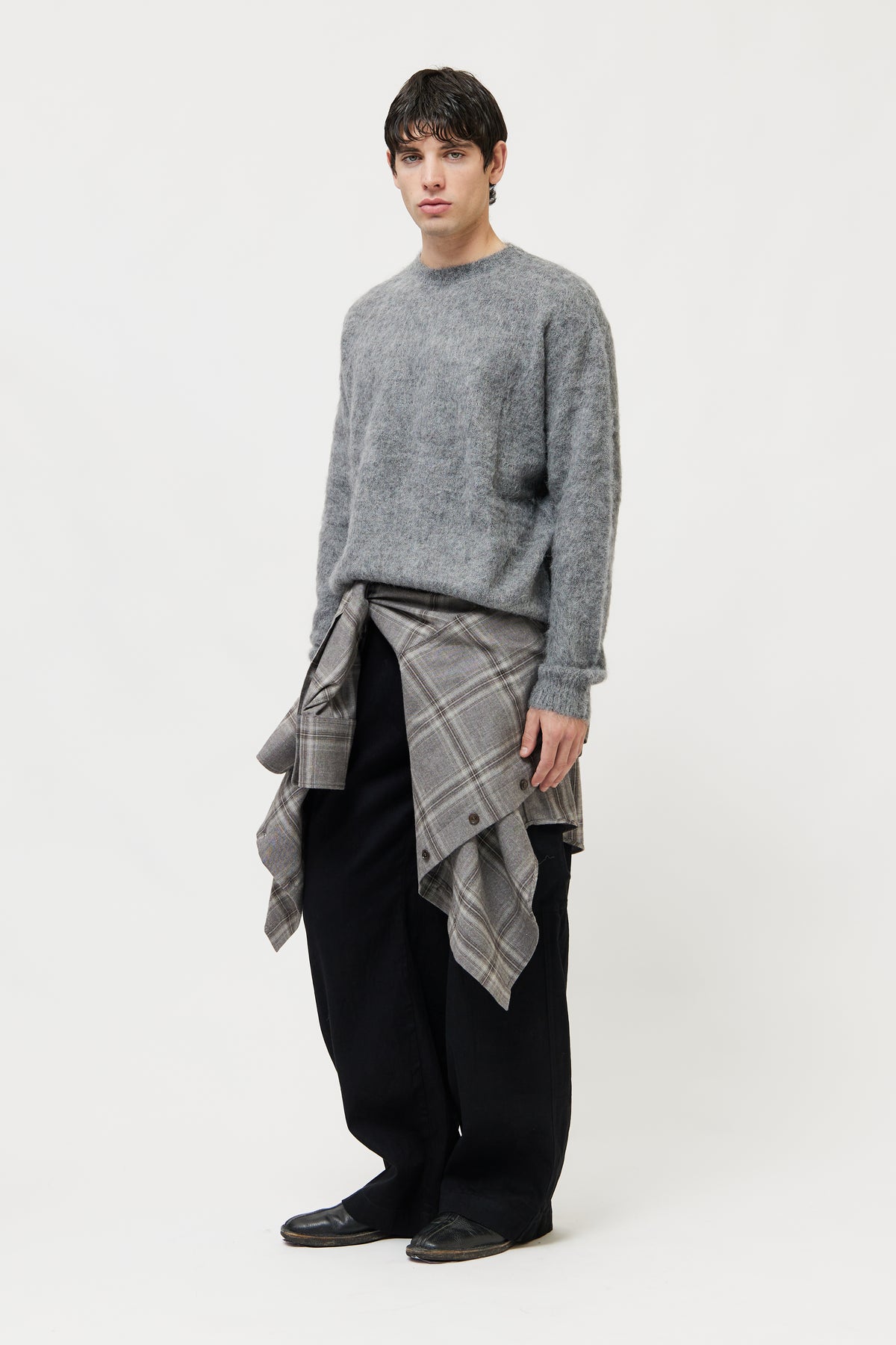 ROUNDNECK GREY