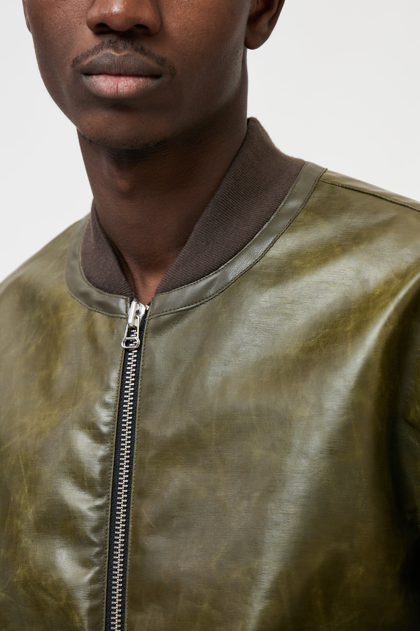 LUIIS BOMBER OLIVE GREEN