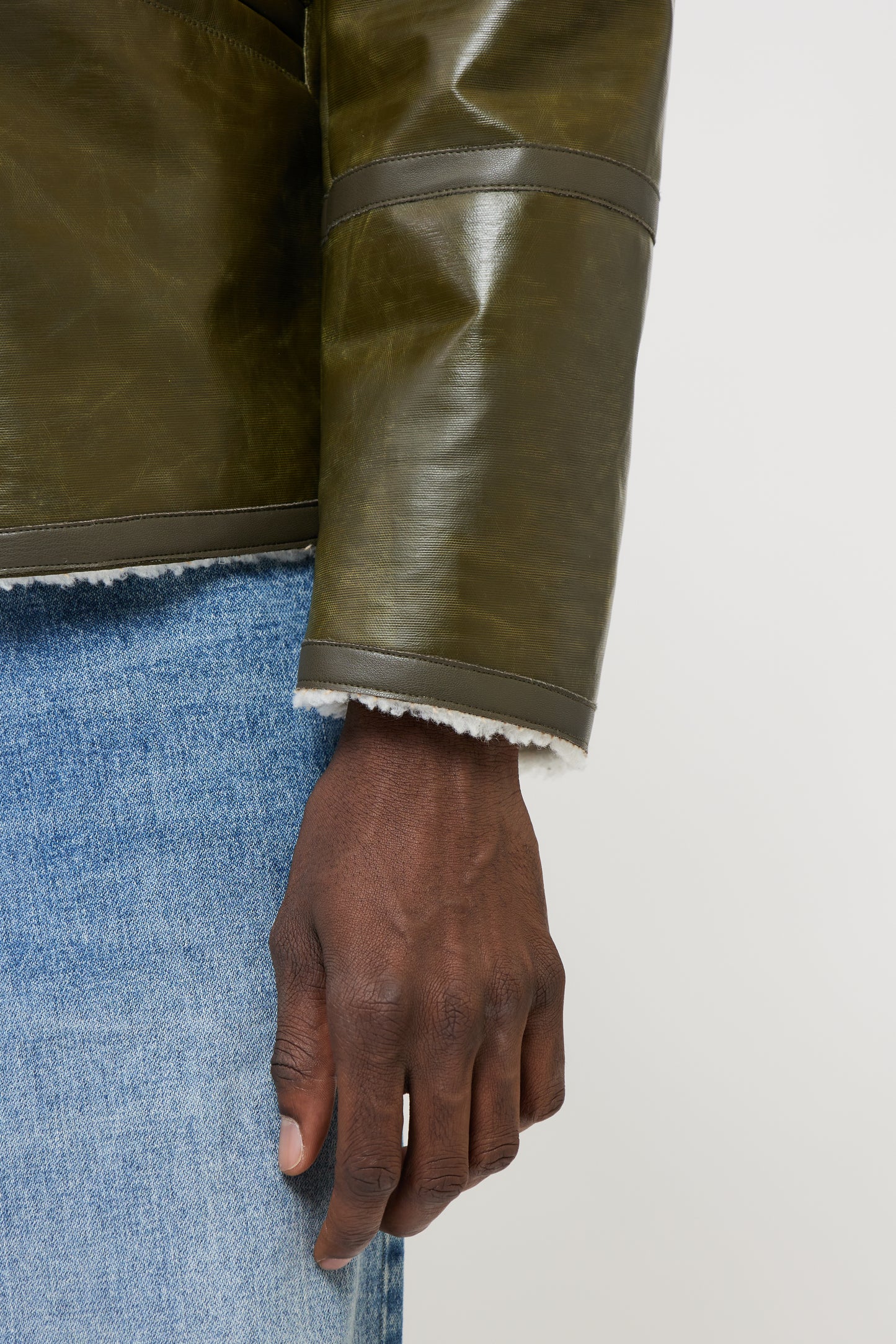 LUIIS BOMBER OLIVE GREEN