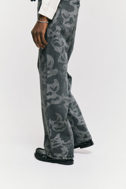 WIDE GREY DEMONS