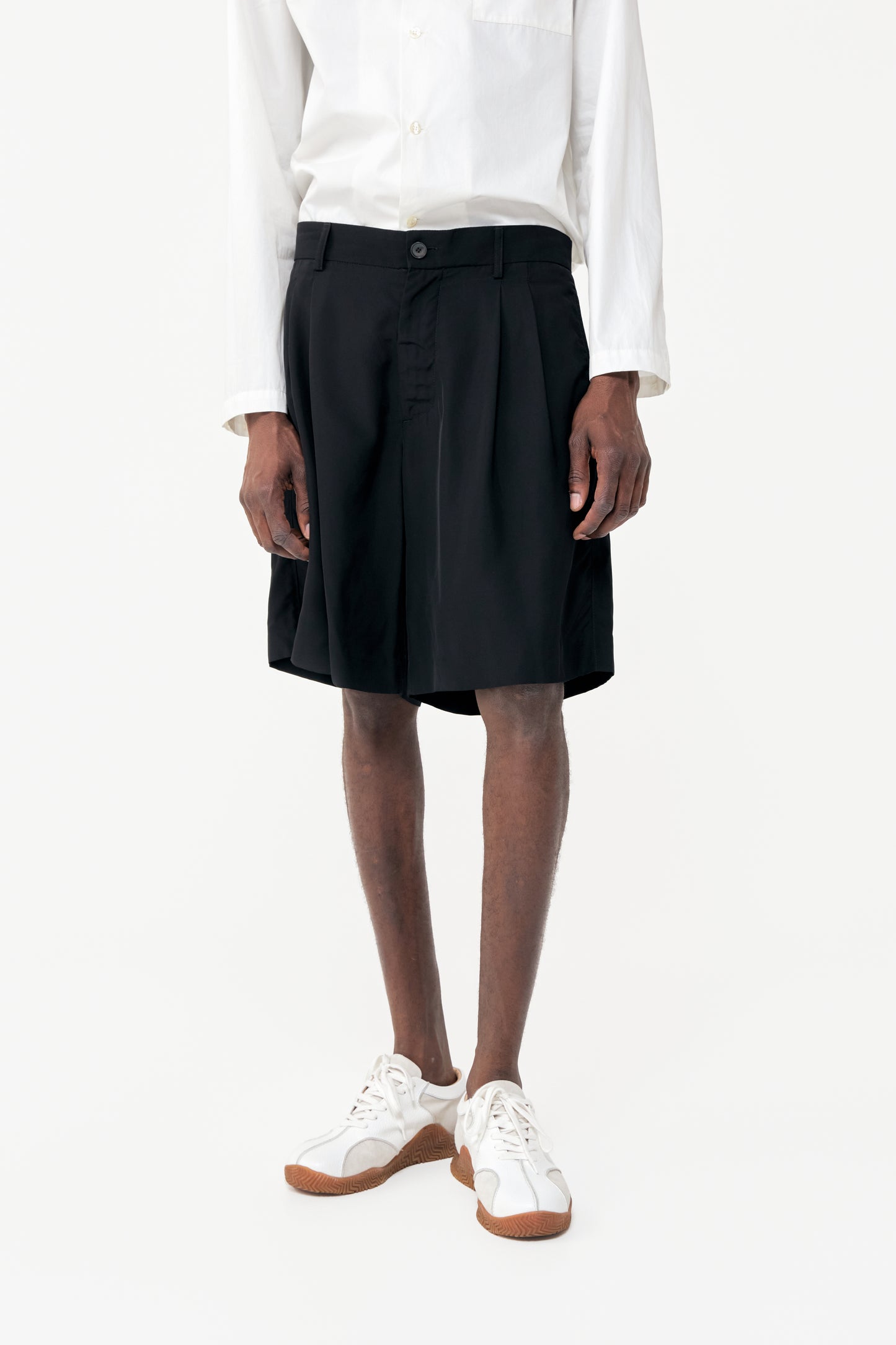 YUPPIES SHORT BLACK