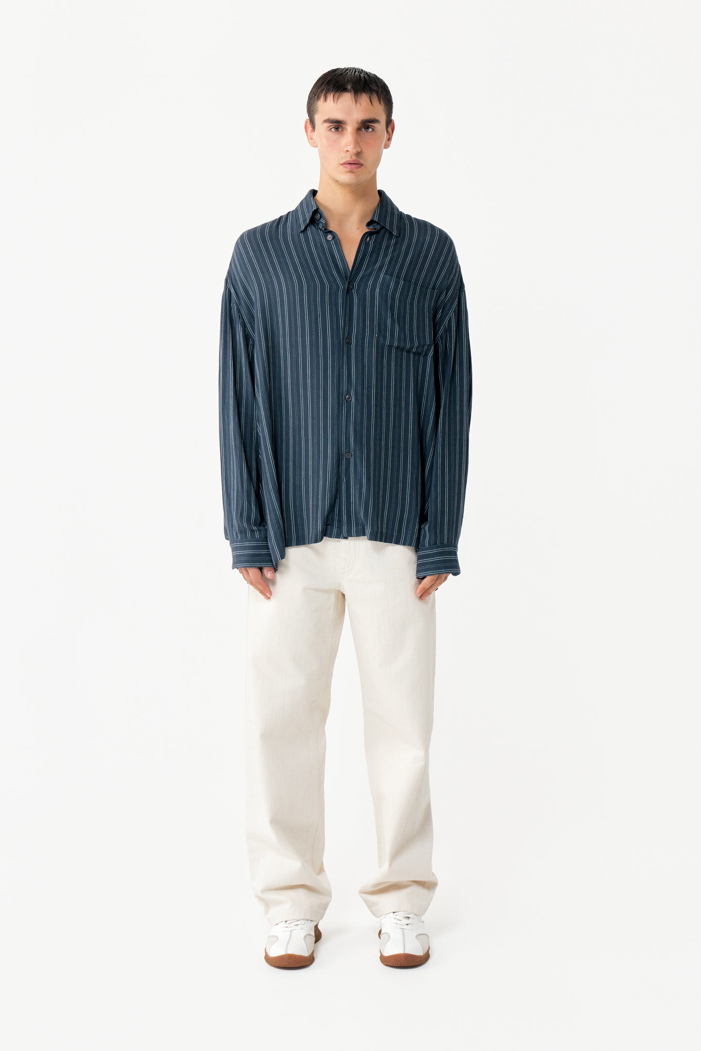 SLIT SHIRT BLUE AND WHITE STRIPES